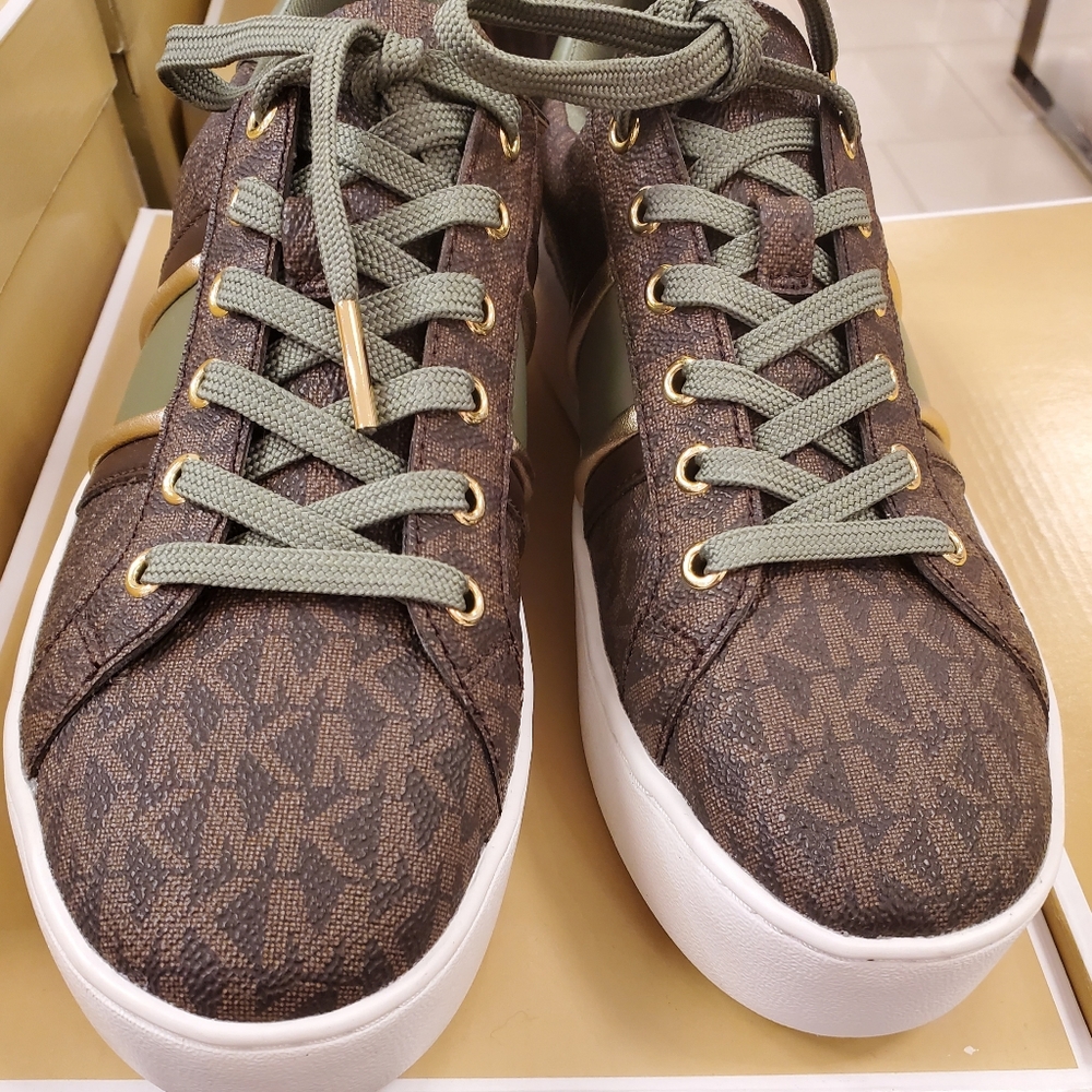 ♥️Sold♥️Michael Kors Sneakers Womens MK Monogram  NIB.. si